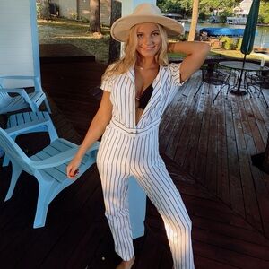 Forever 21 jumpsuit size M